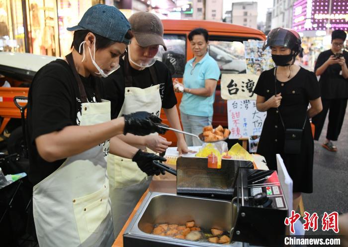 泥瓦工变旅游博主 台青“要走遍祖国大好河山”